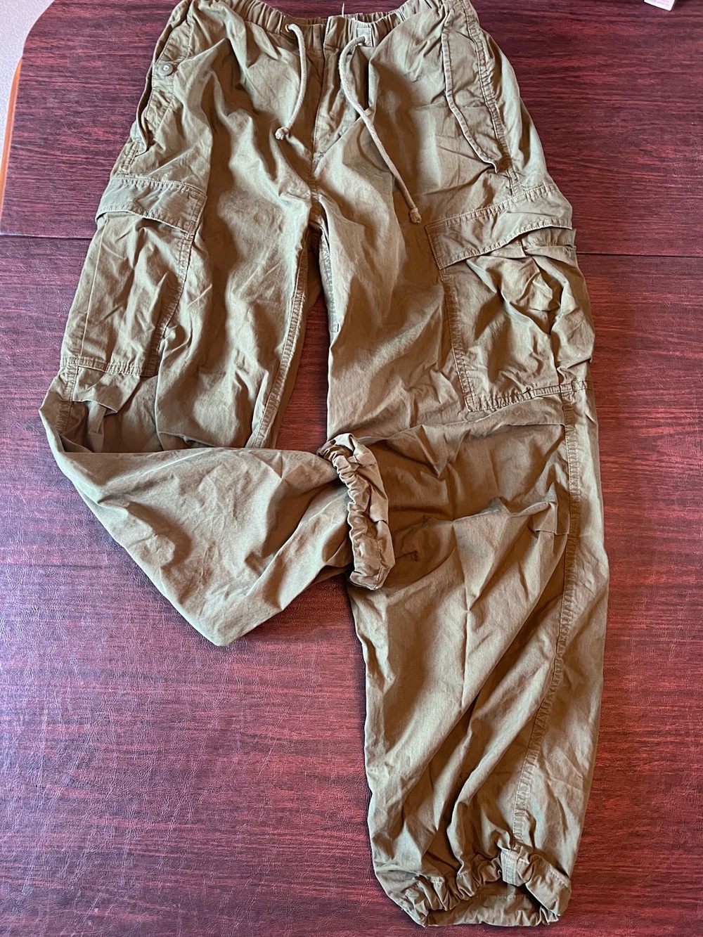 Aritzia TNA Olive Green Cargo Adjustable Jogger Pants